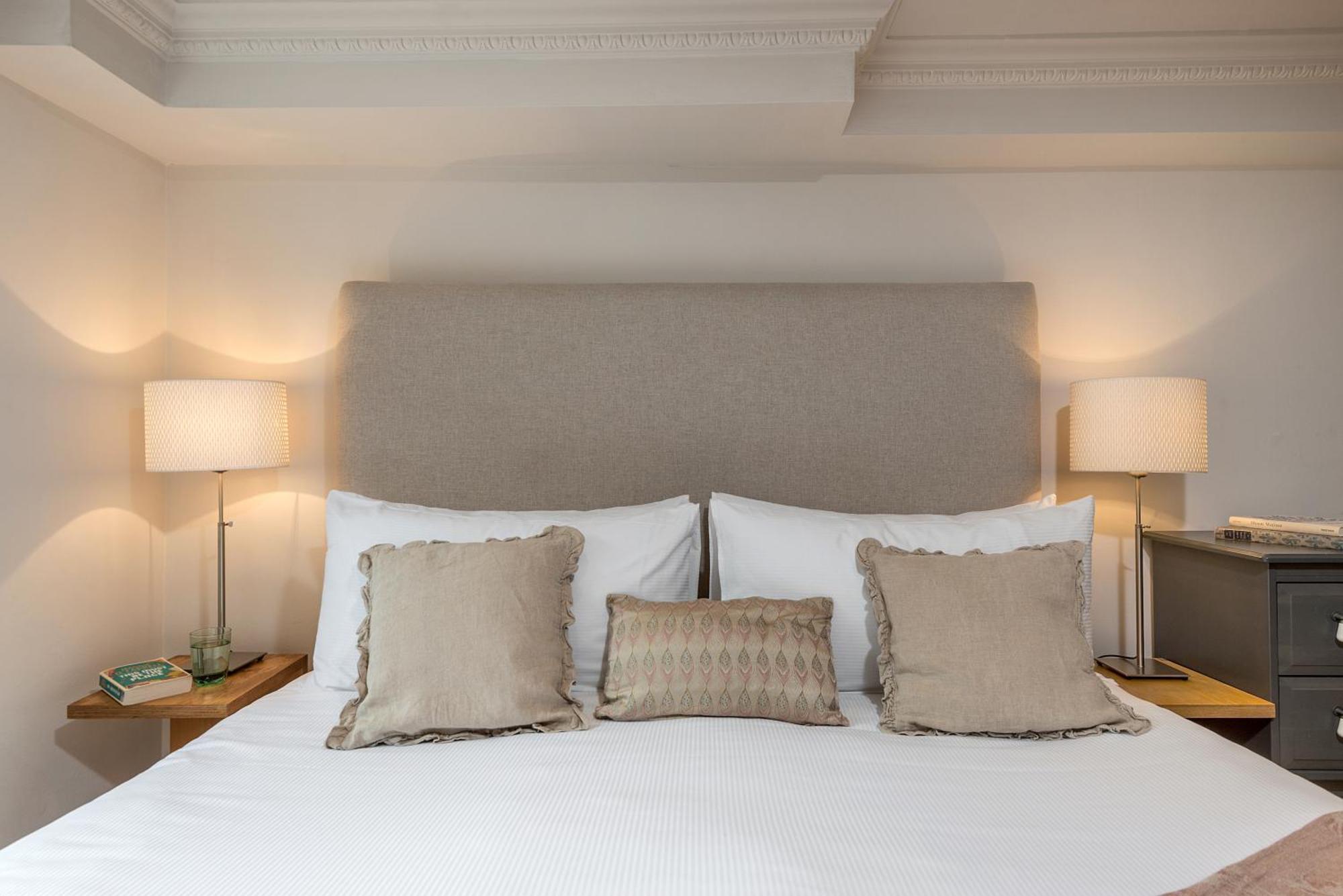 Spacious, Calm One Bedroom Londen Buitenkant foto